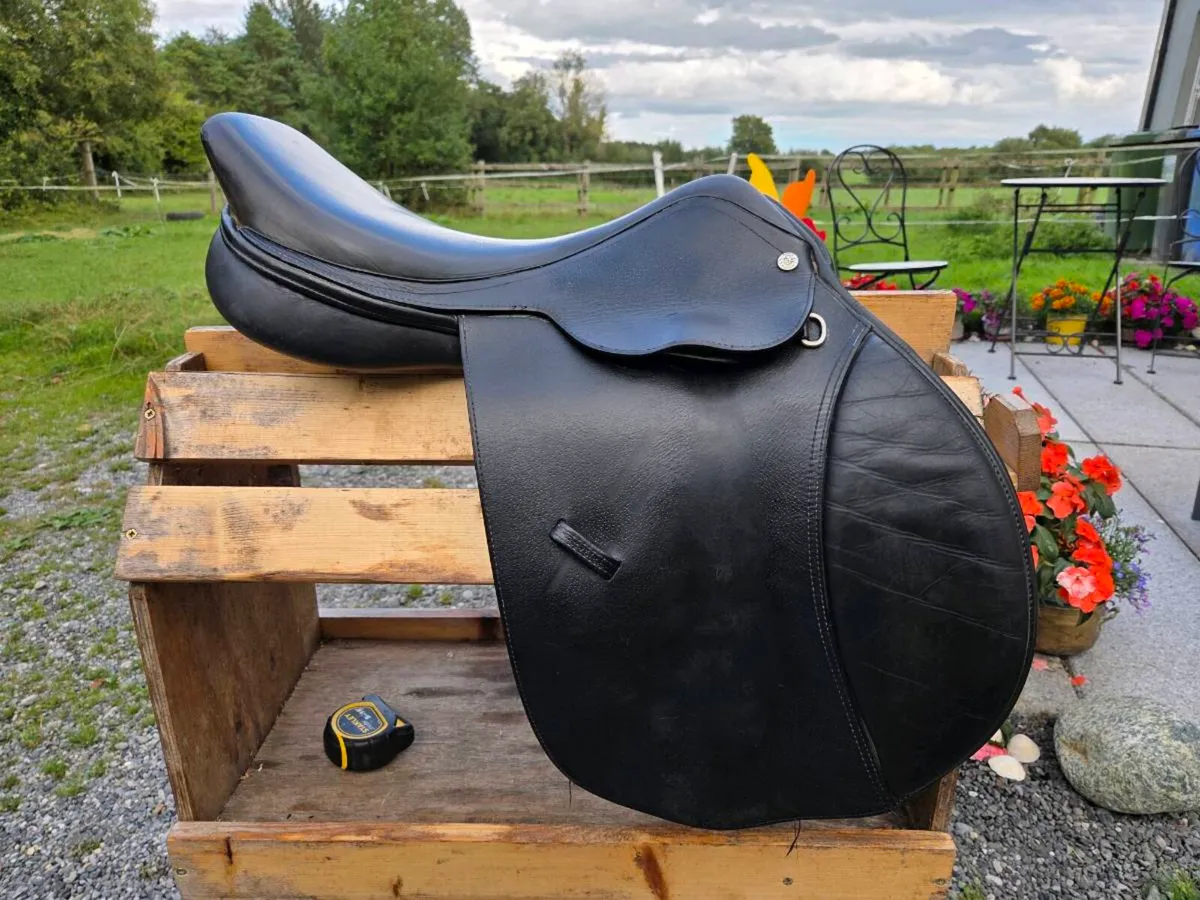 Heritage close contact jump saddle - Image 2