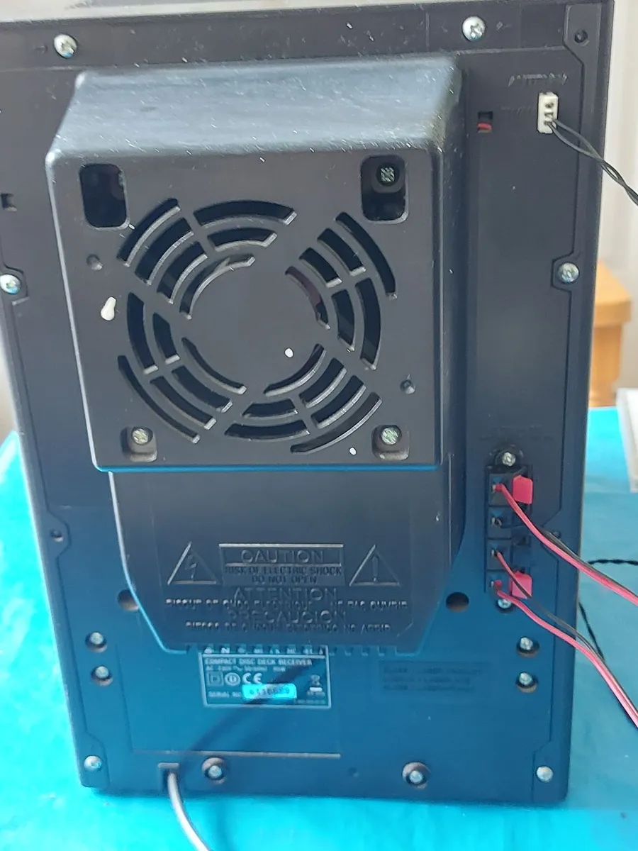 Sony Hifi Stereo System, Model HCD-EC55, 3 CD TRAY - Image 2