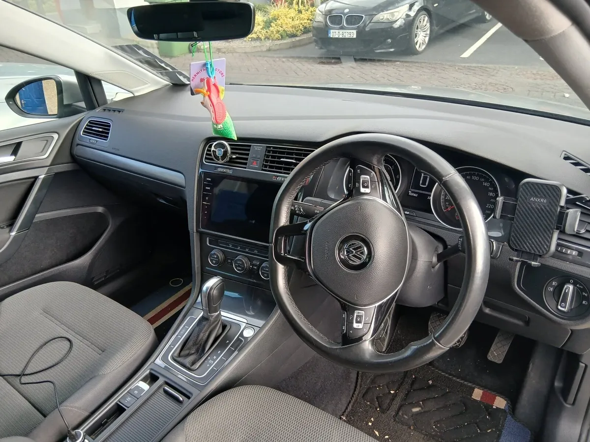 Volkswagen Golf 2018 1.2 automatic - Image 4