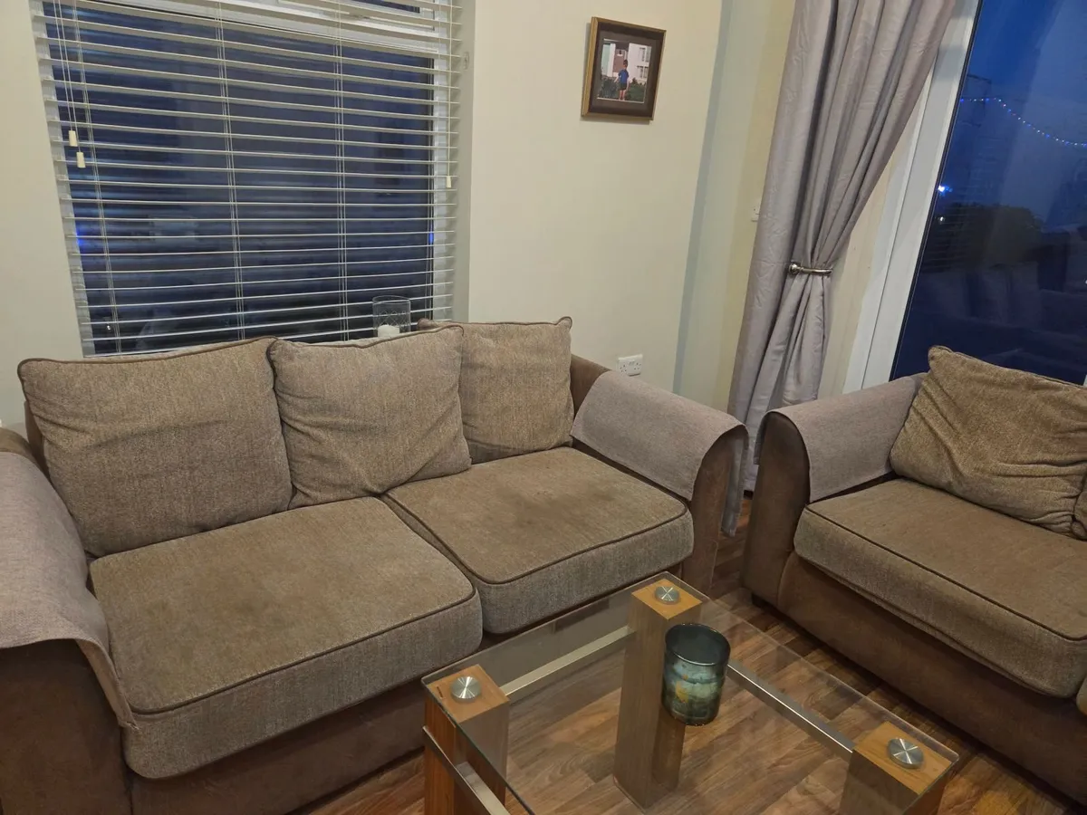 Couches and dining set - Image 2