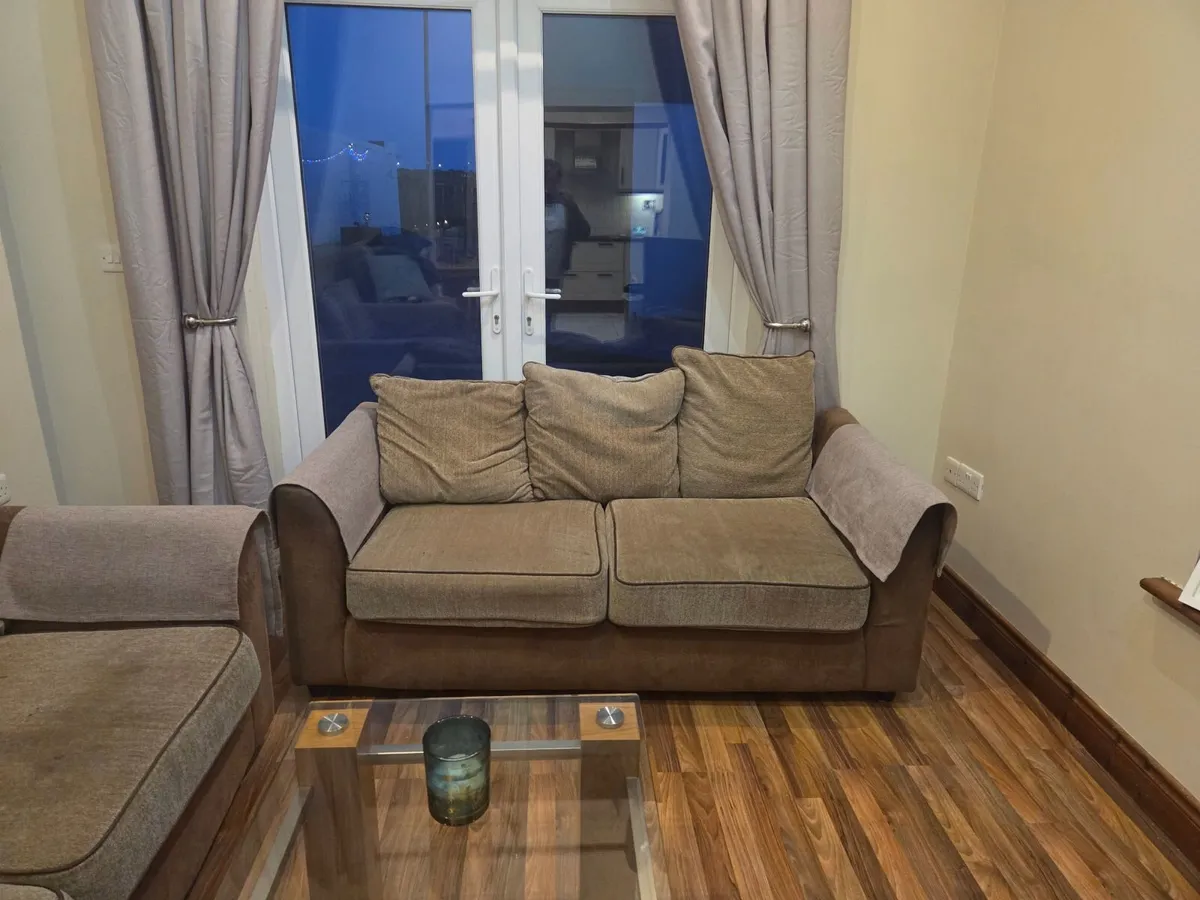 Couches and dining set - Image 4