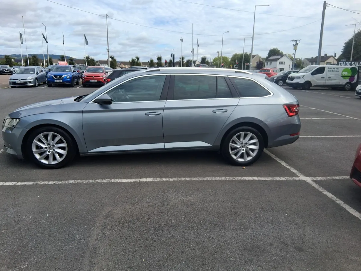 Skoda Superb - Image 2