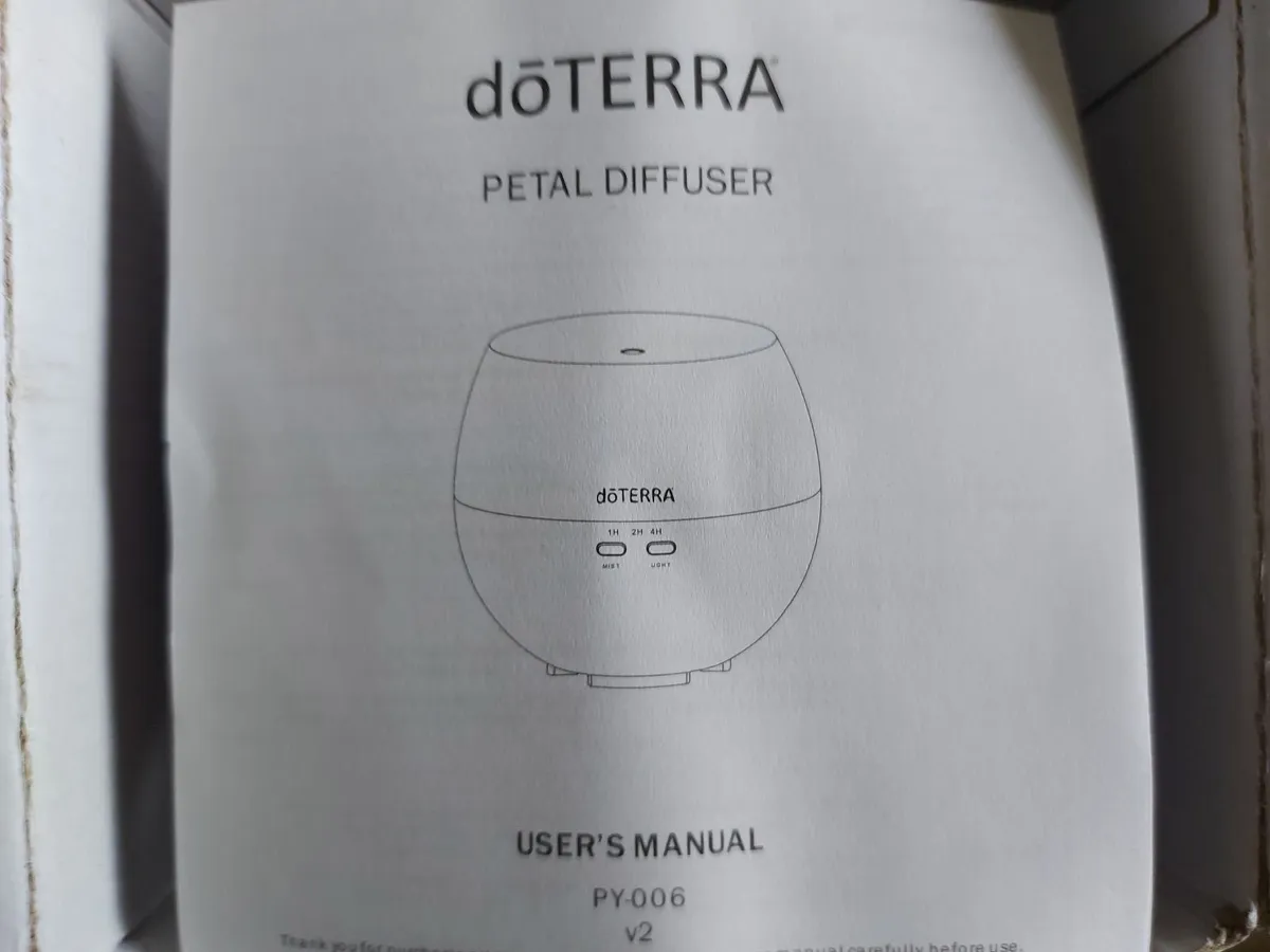 NEW Holly & Berries and dOTERRA PETAL DIFFUSER - Image 2
