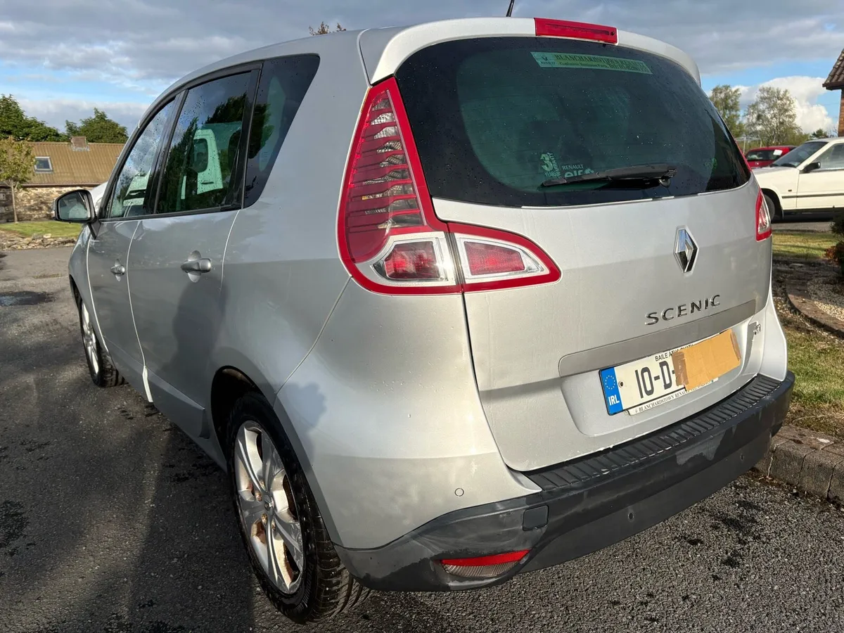 2010 Renault Megane Scenic 1.5 Diesel Driving - Image 4