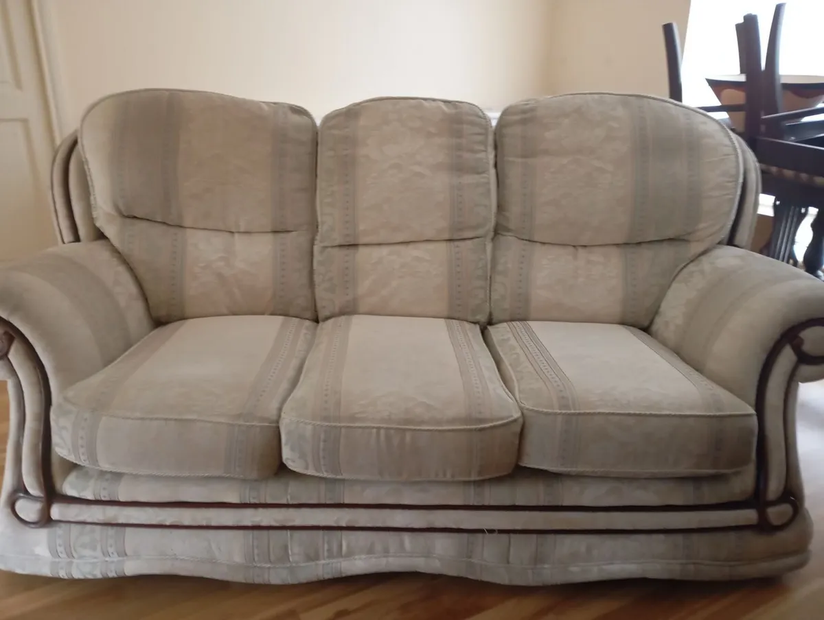 Free to pick up  couch,  table and four chairs - Image 4