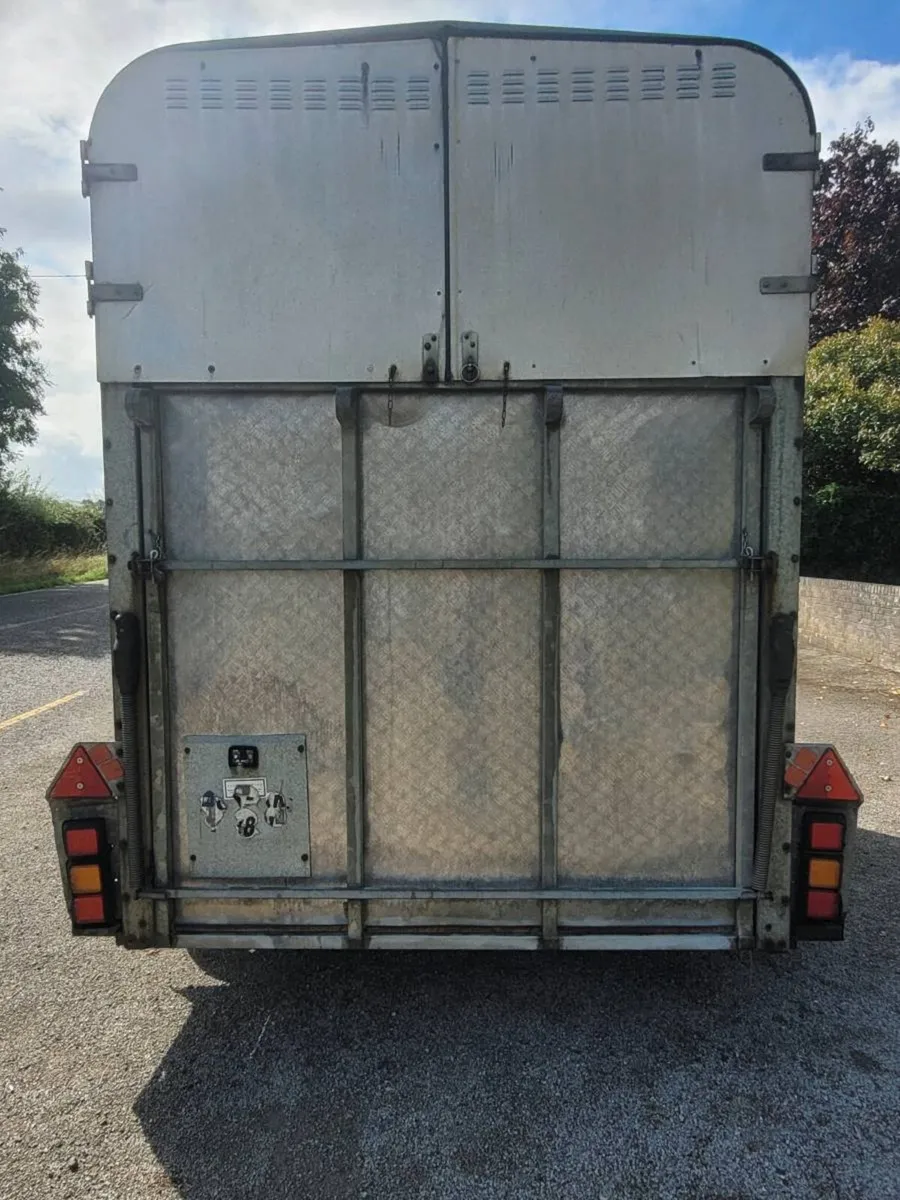 Ifor Williams horse box 5,10 aluminium floor - Image 3