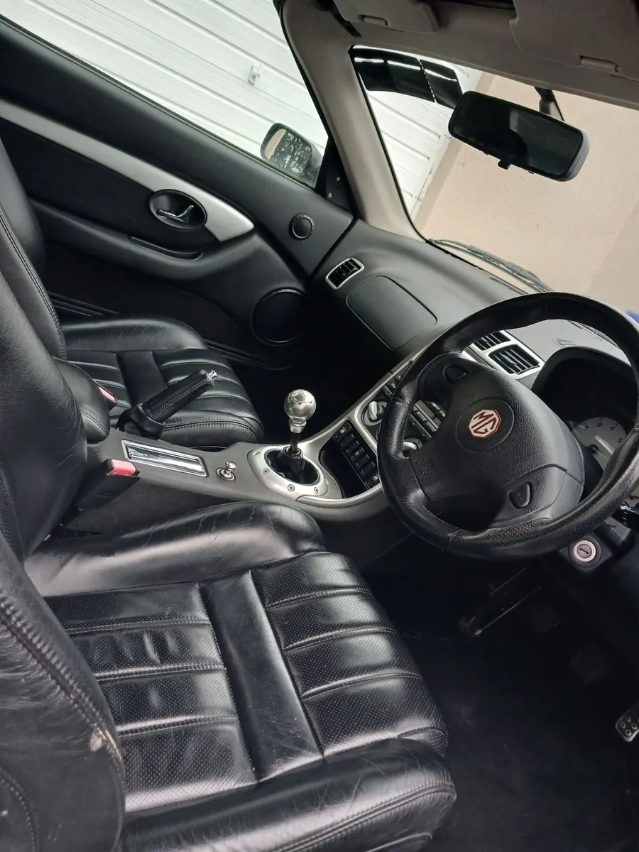Car - Image 2