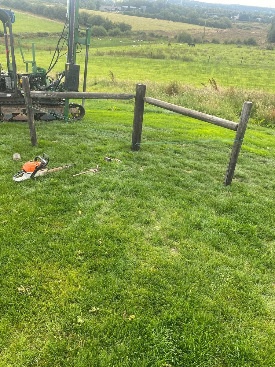 Fencing contractor - Image 1