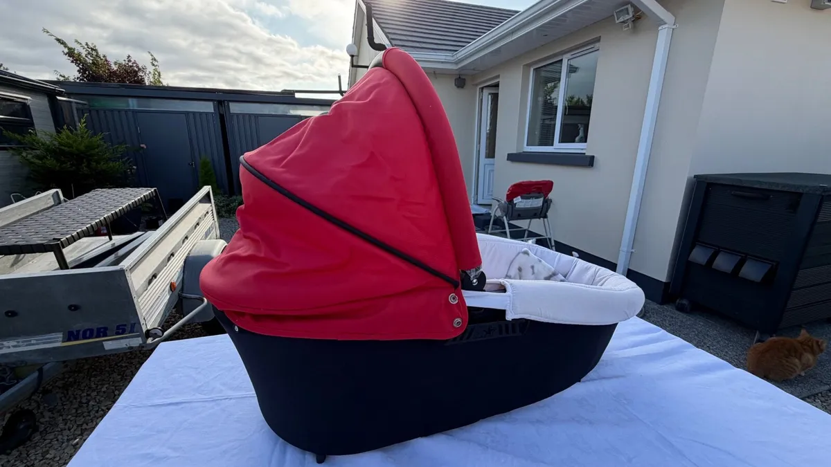 Baby item - Image 1