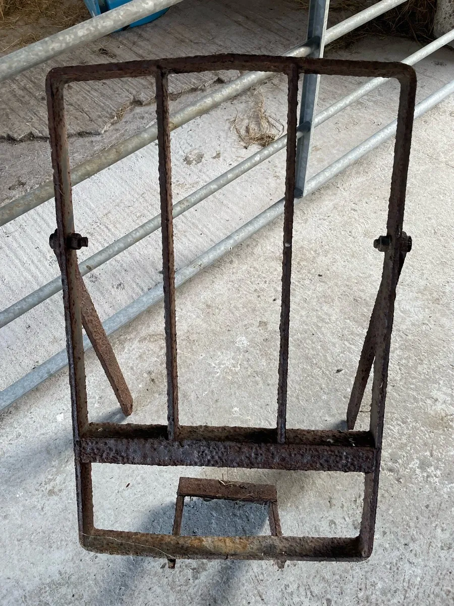 MF 165 front guard frame - Image 2