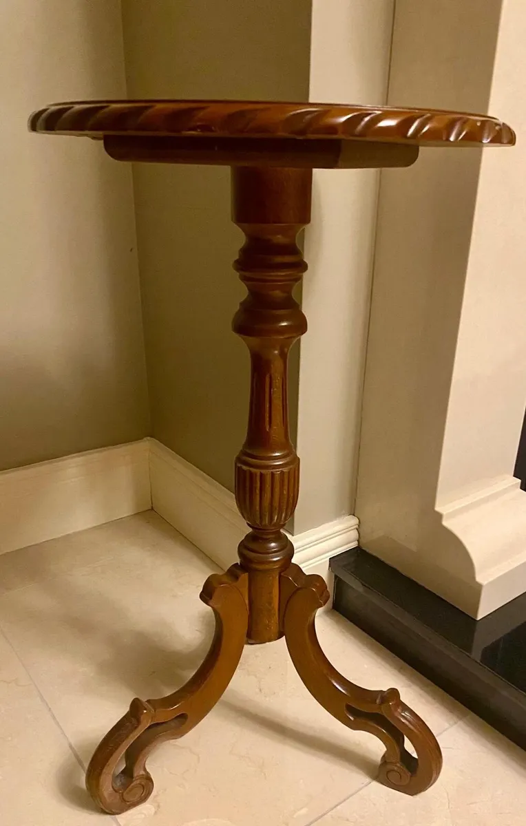Nest of Mahogany Tables & Occasional Table - Image 4