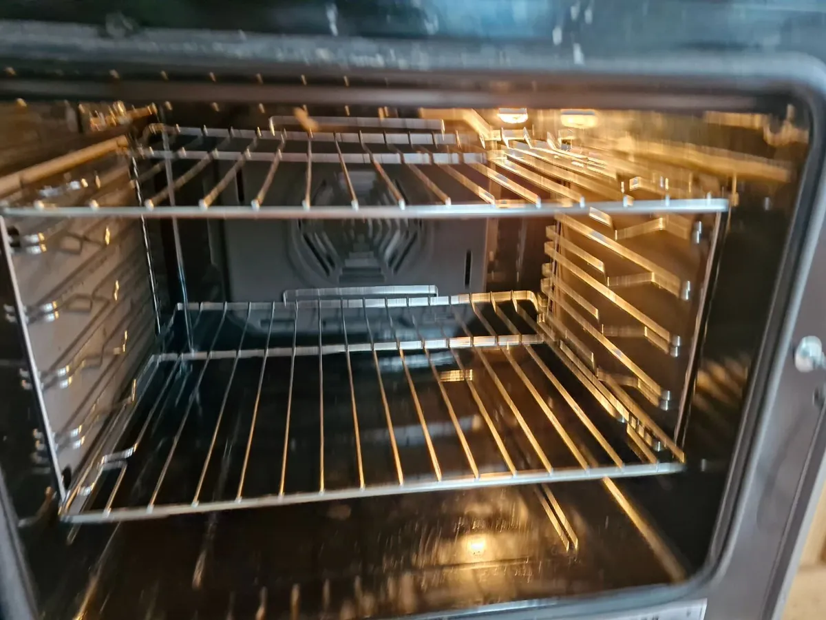 Belling double oven with halogen hob - Image 4