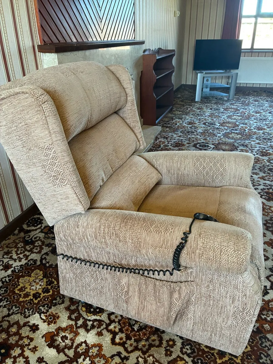 Selection of furniture - Image 1
