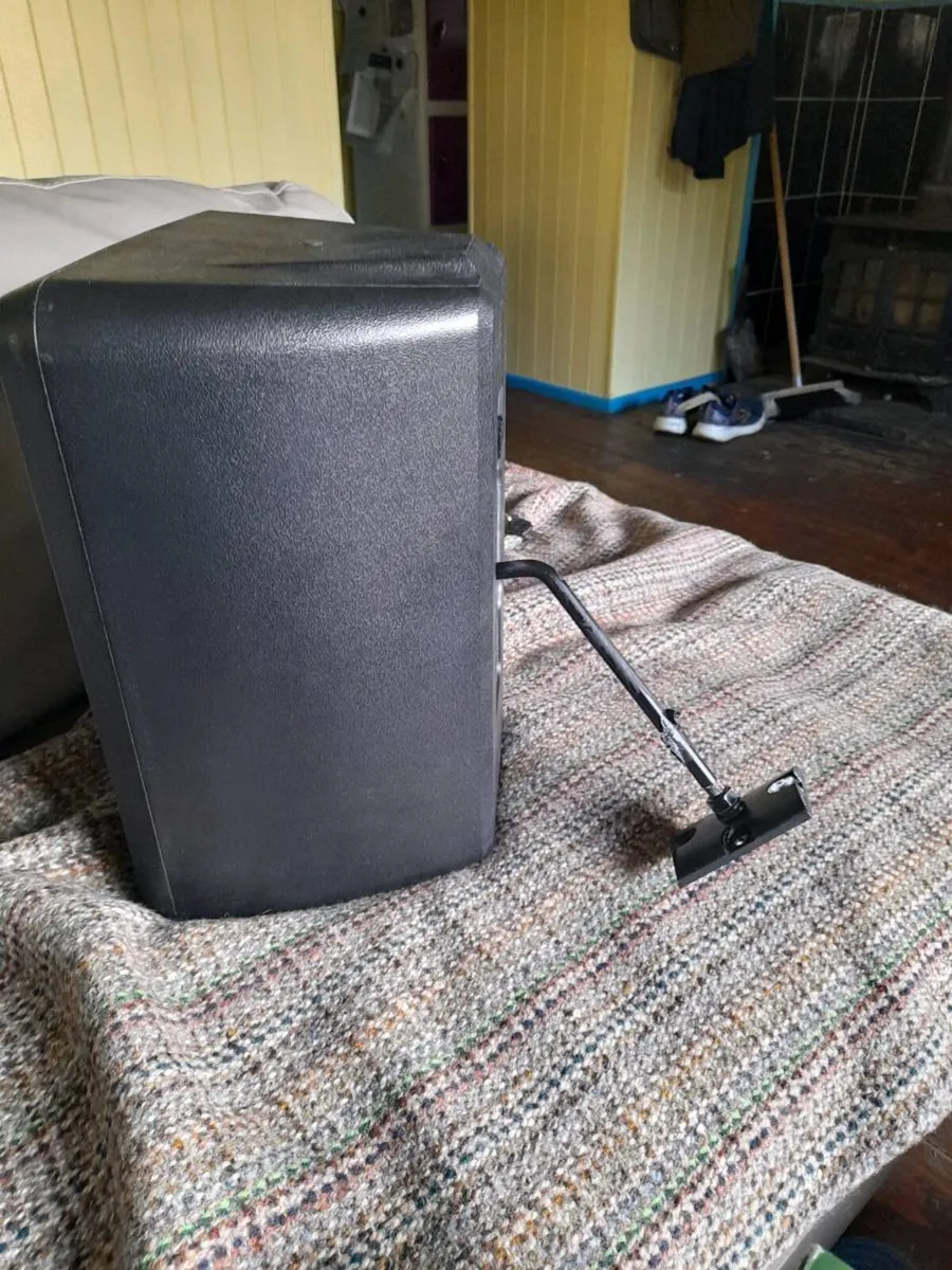 Speaker - Image 2