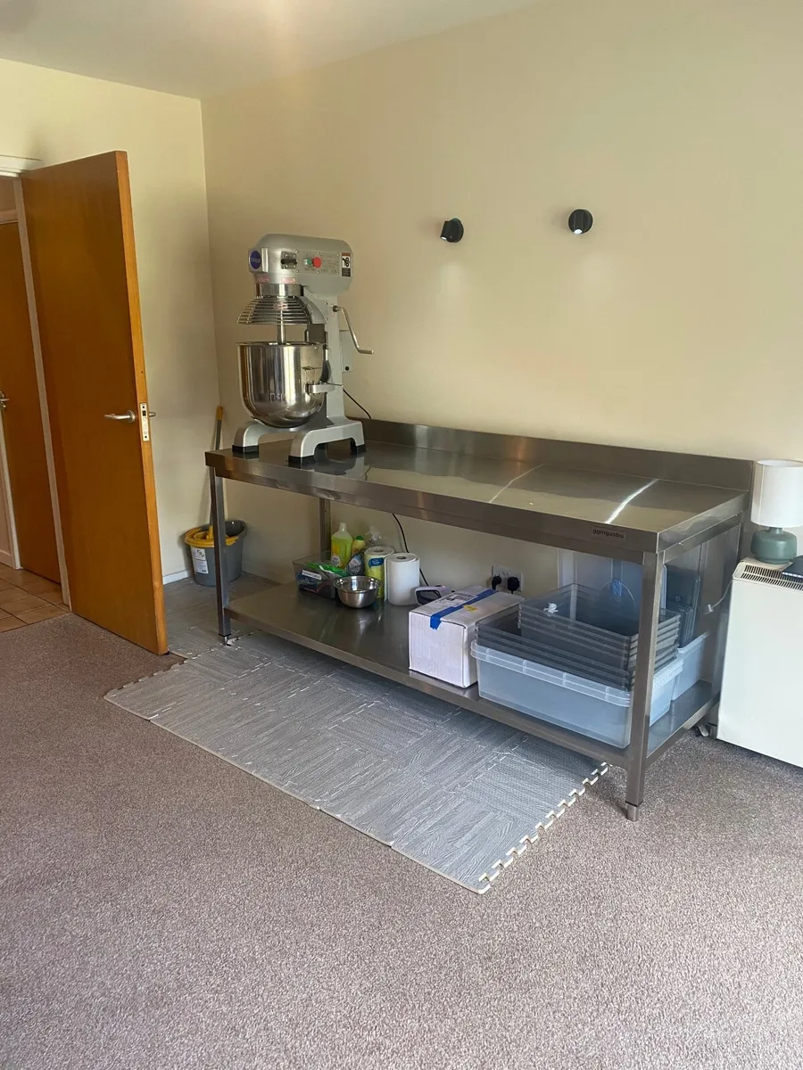 Stainless steel Work bench 2000 x 700 mm - Image 2