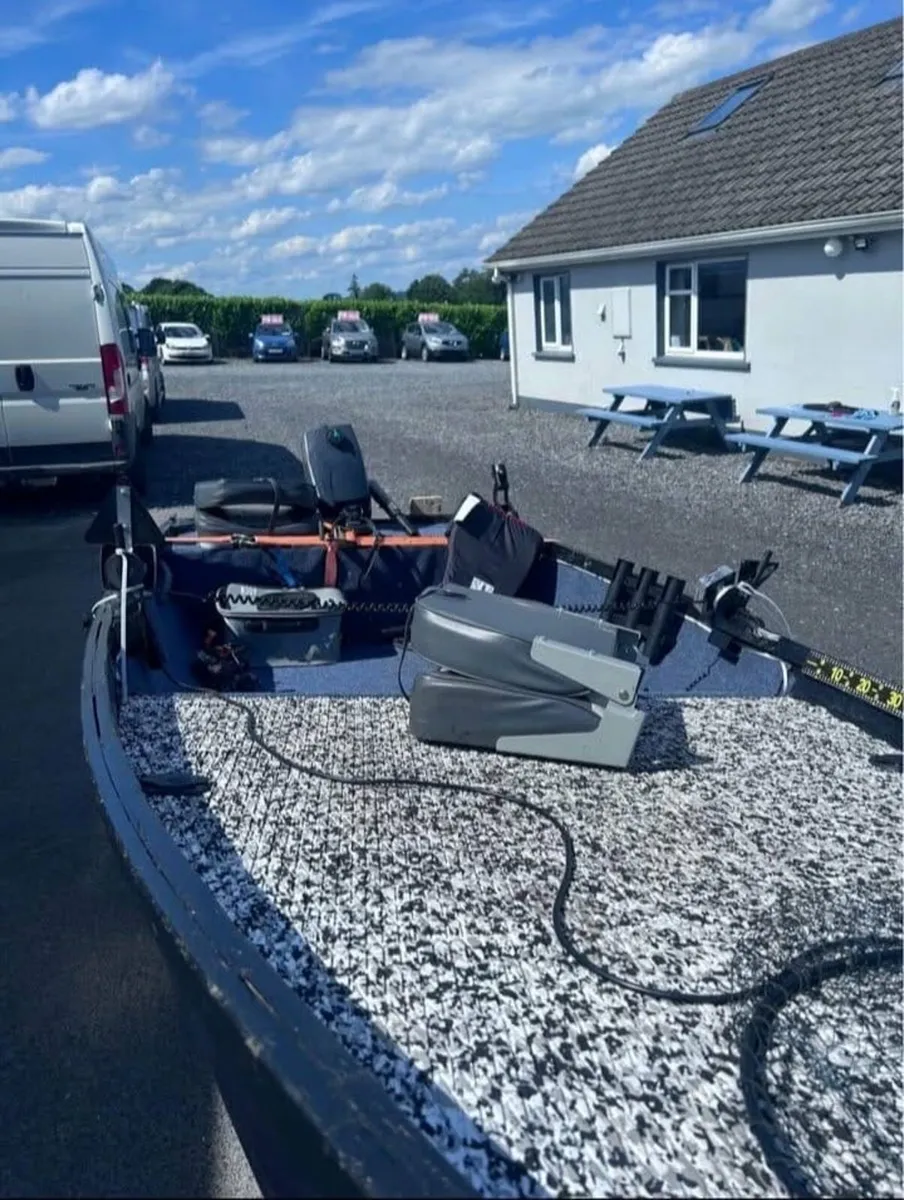 14 ft fiberglass boat - Image 2