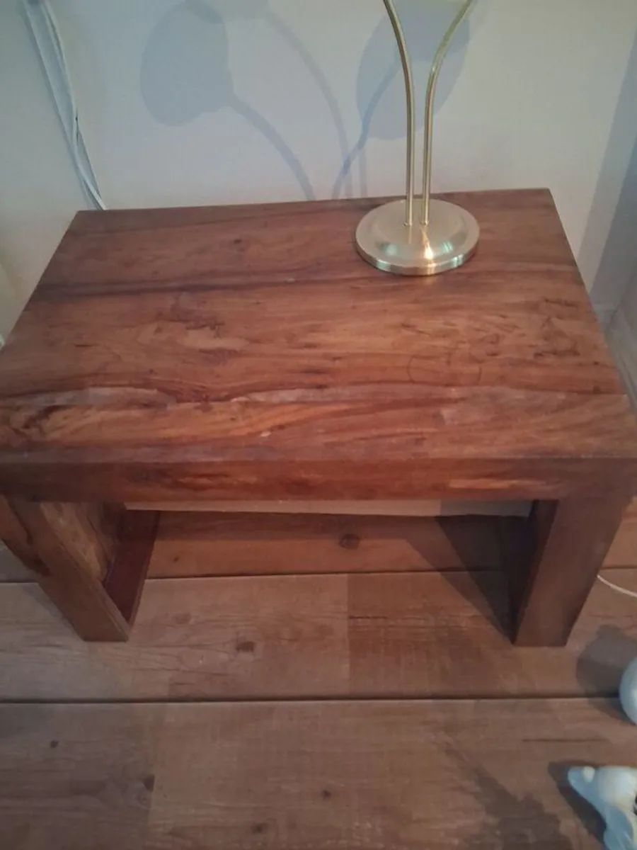 Stunning  table and 4 chairs and matching units - Image 4