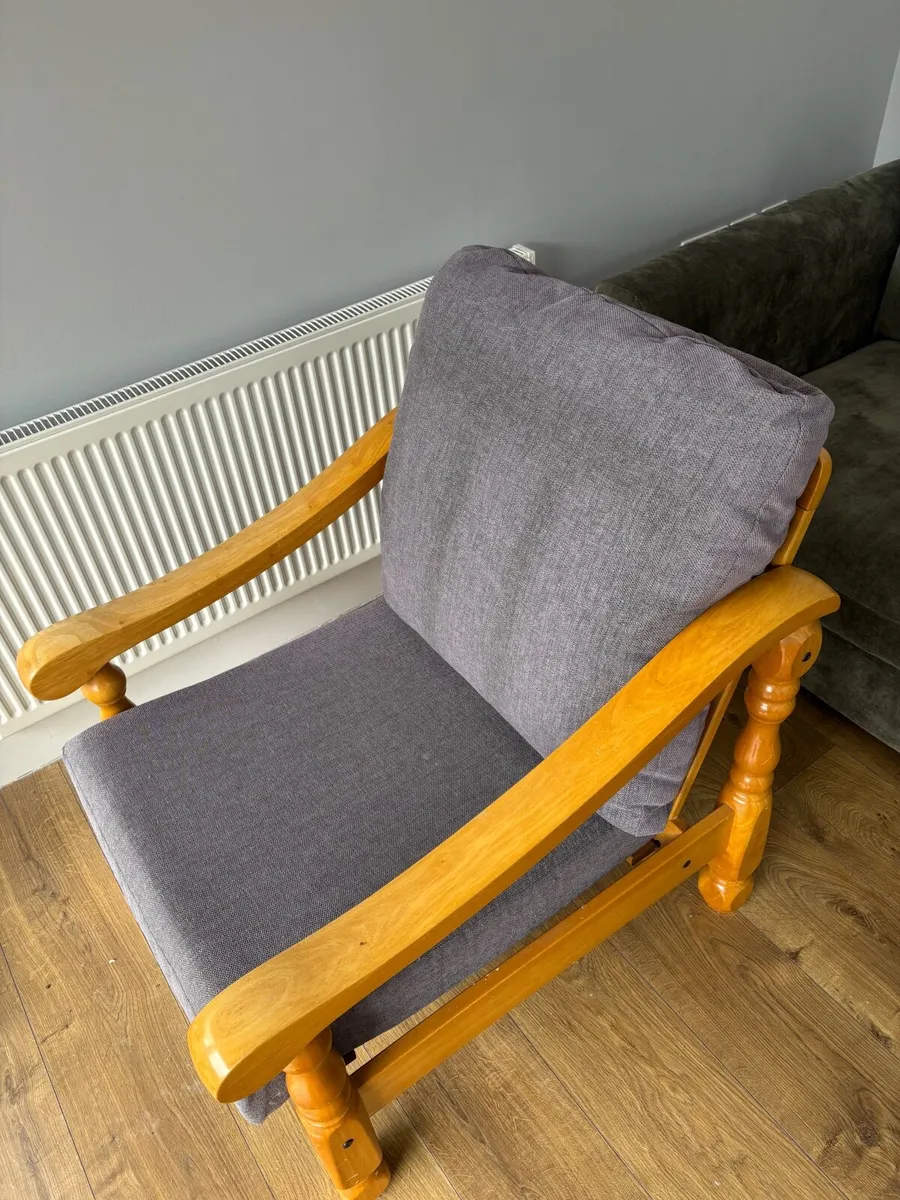 2 living room Chairs - Image 1