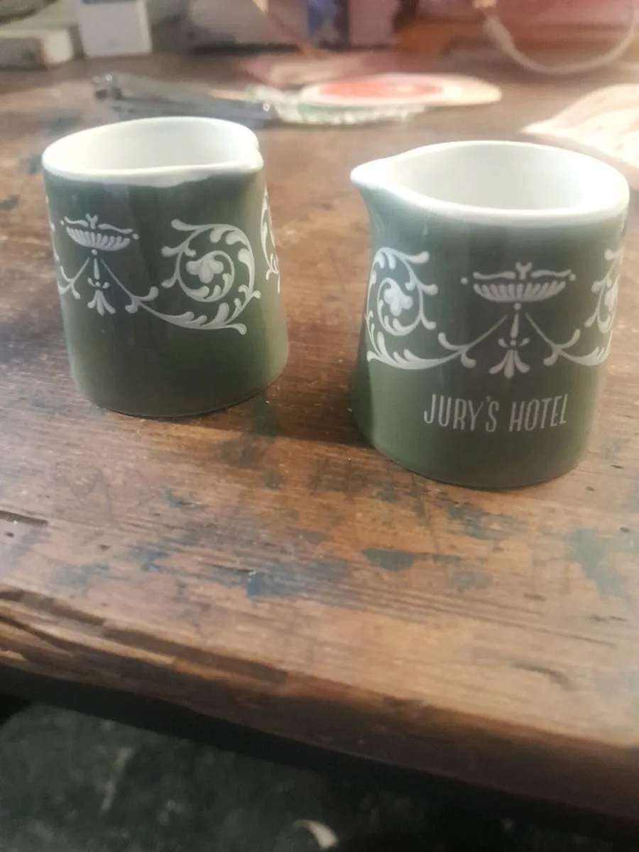 Two vintage minature  jury s hotels  cream jugs - Image 1
