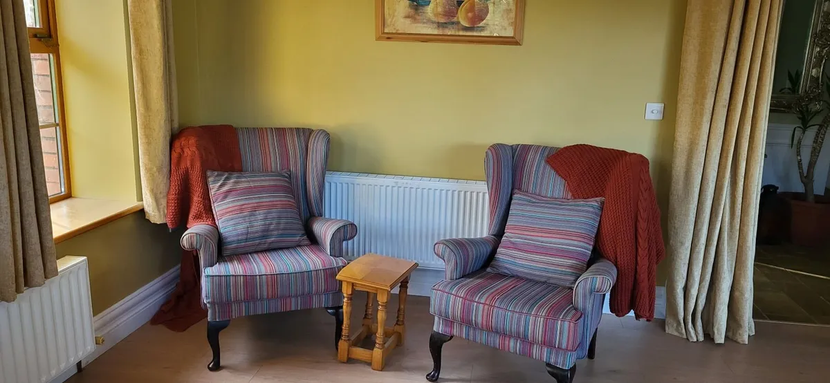 living room - Image 3