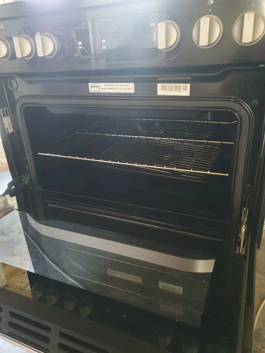 Hotpoint Ceramic Cooker | 60CM | Black - Image 4