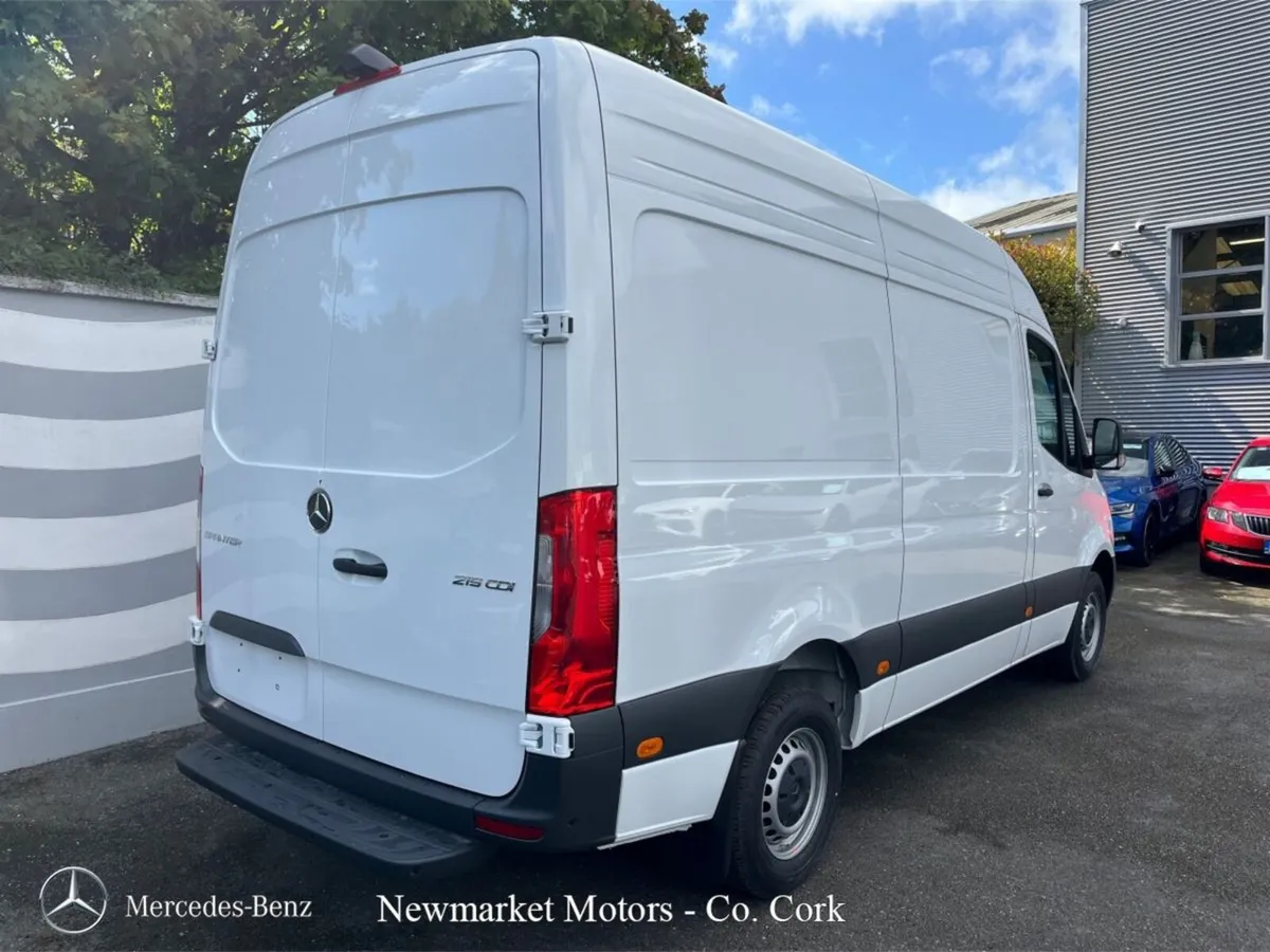 Mercedes-Benz Sprinter 215/36 PRO SPECIFICATION 2. - Image 4