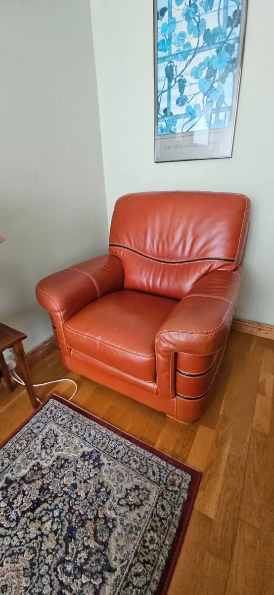 Couch - Image 4