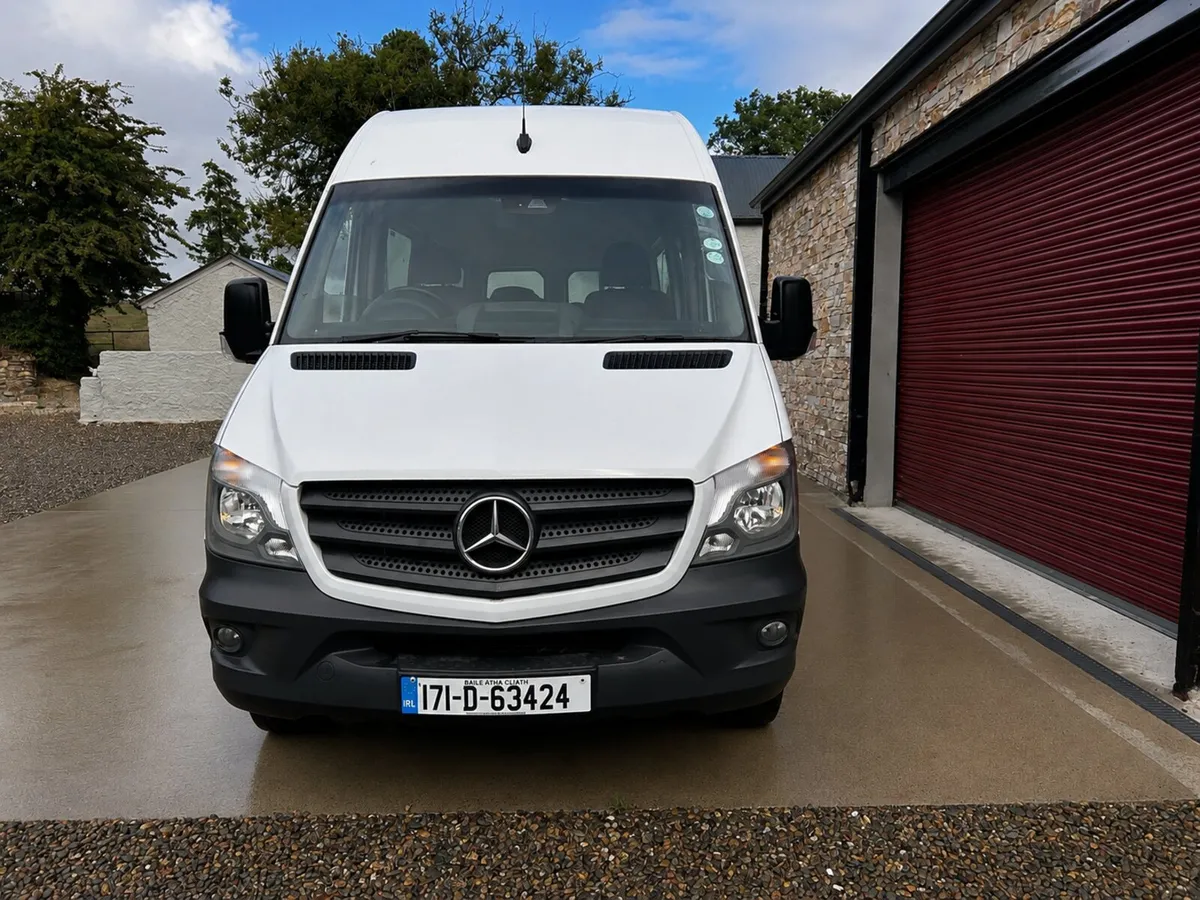 2017 Mercedes-Benz Sprinter 17 seater low miles - Image 3
