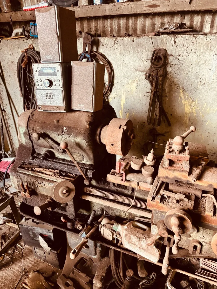Lathe and hacksaw - Image 3