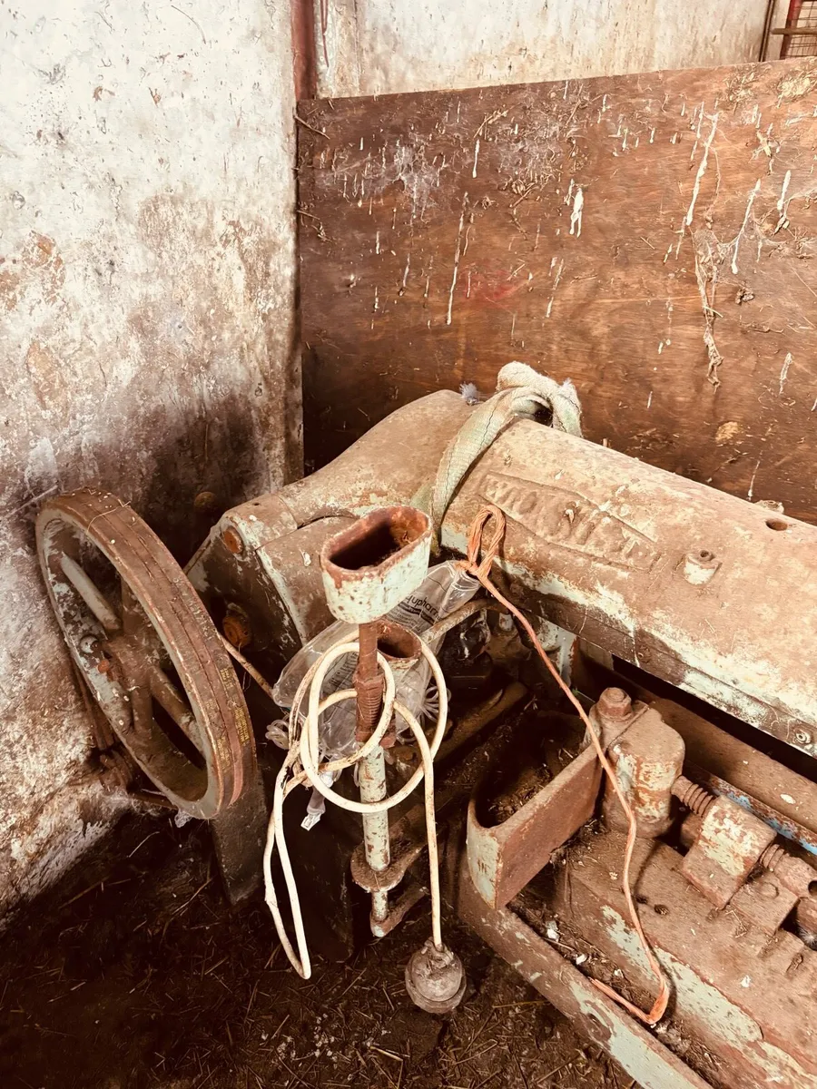 Lathe and hacksaw - Image 4