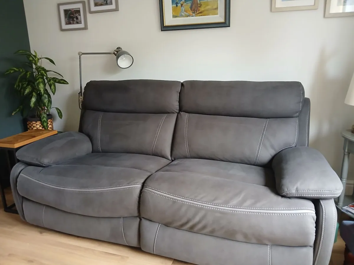 Recliner sofa - Image 3