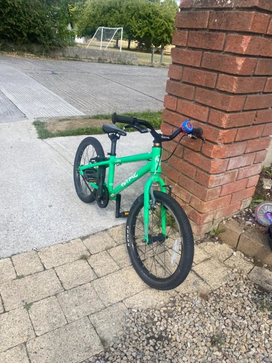 Forme Cubley 18 inch Junior Bike in Green - Image 1