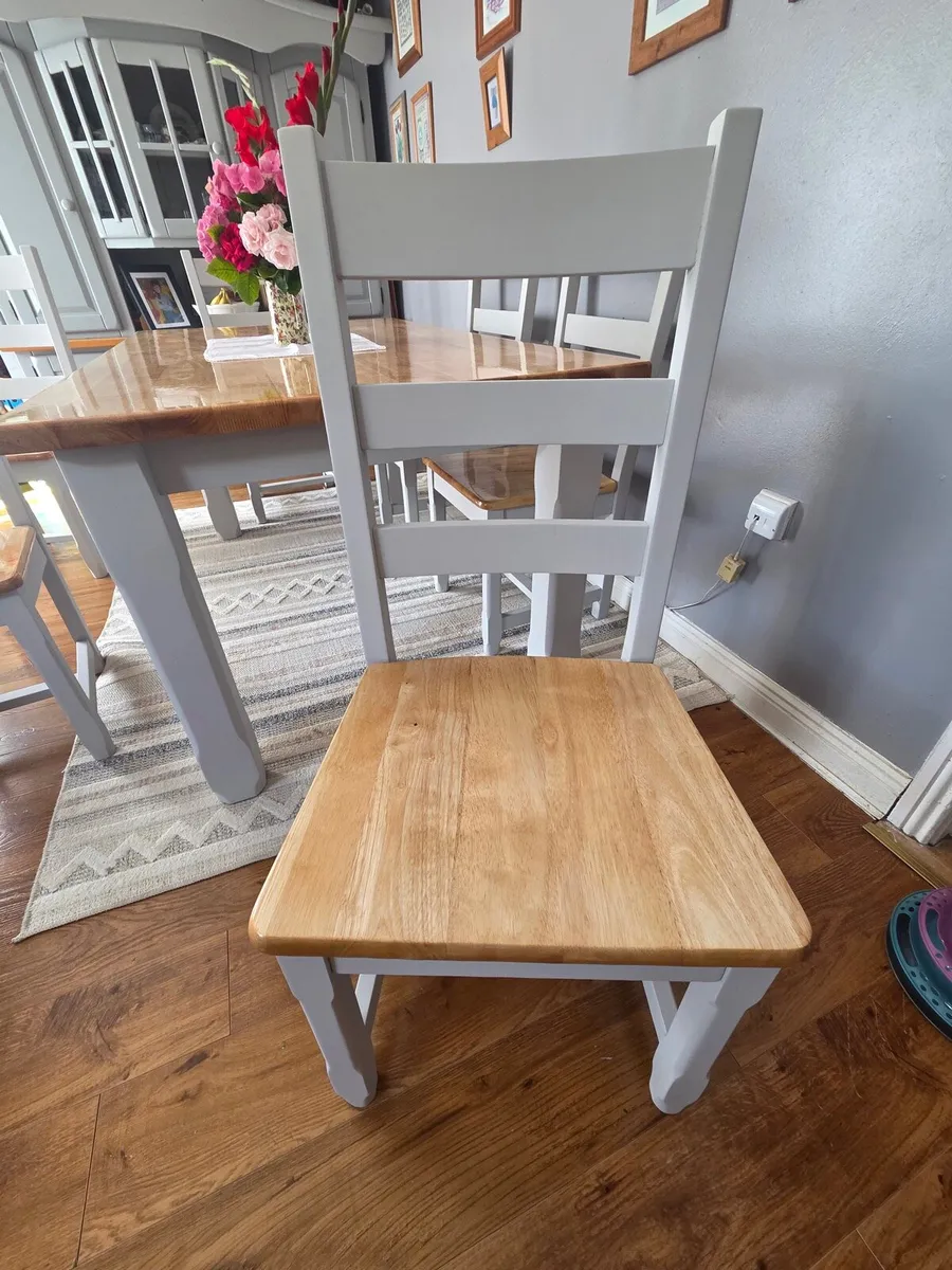 Table and 6 chairs. - Image 4