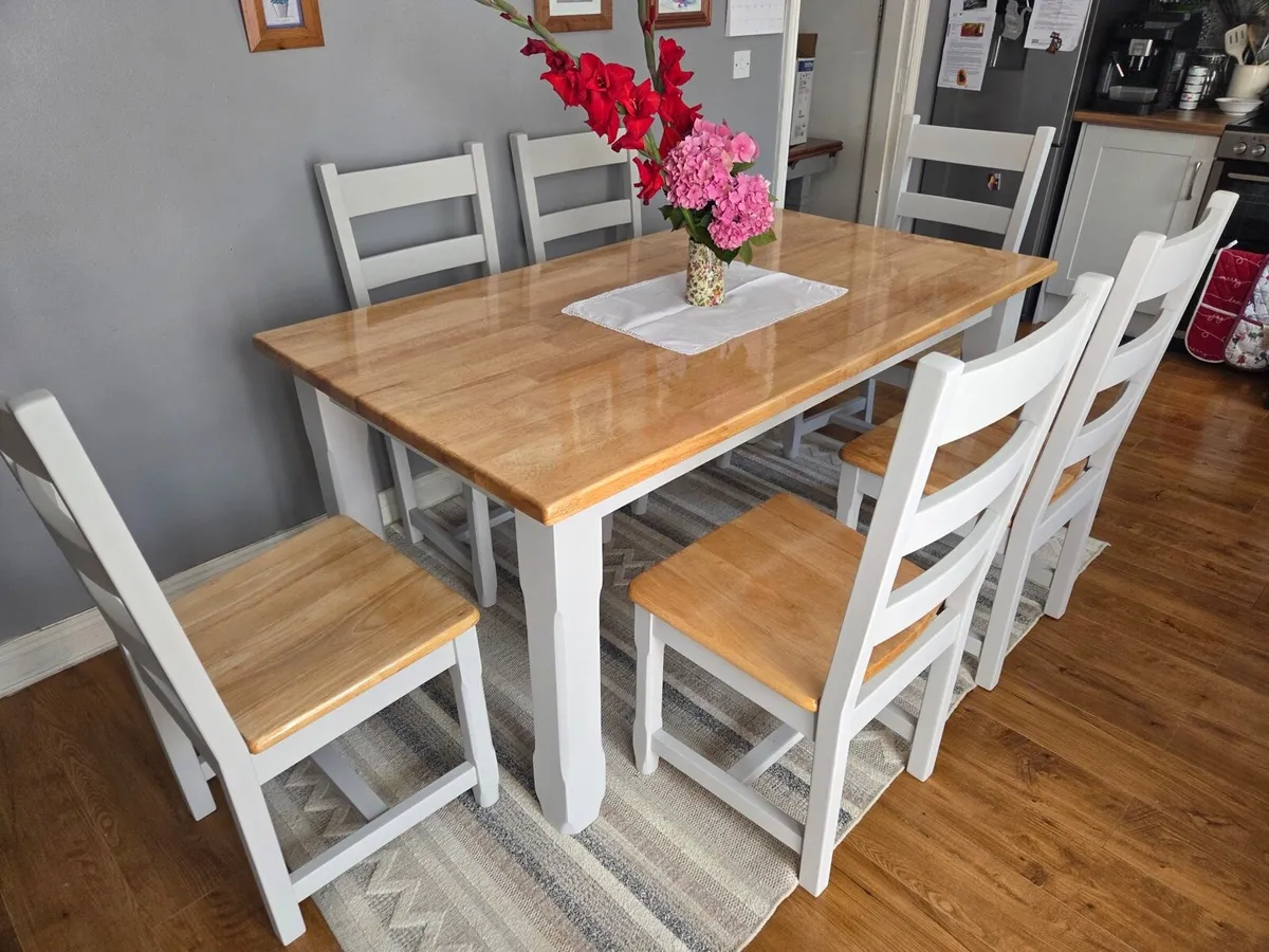 Table and 6 chairs. - Image 2