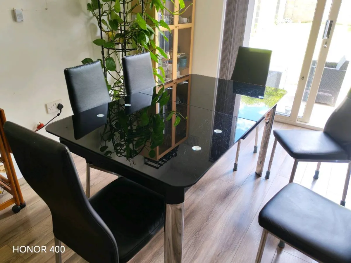 Extendable Dining table and chairs - Image 2