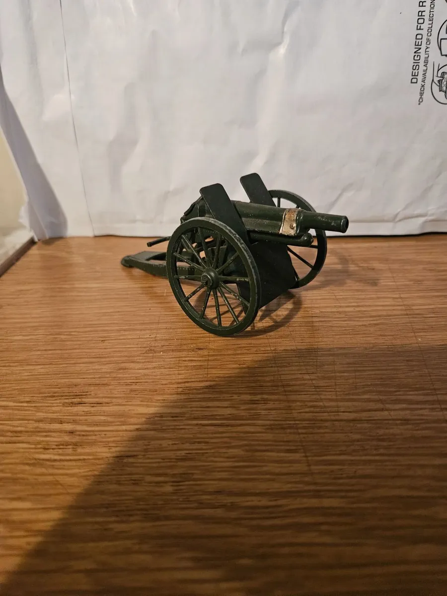 Britain's 1950's British Army Artillery Piece - Image 1