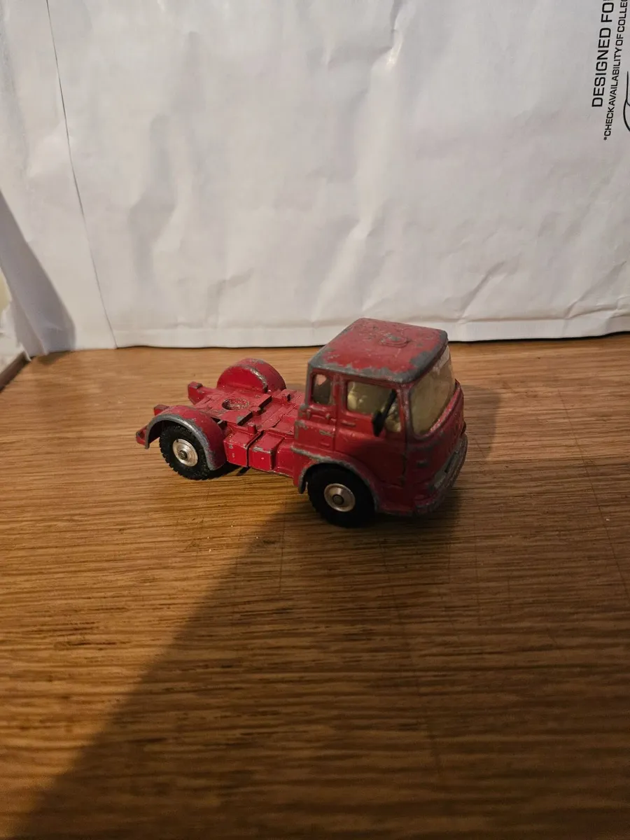Corgi Chipperfields Circus Truck - Image 1