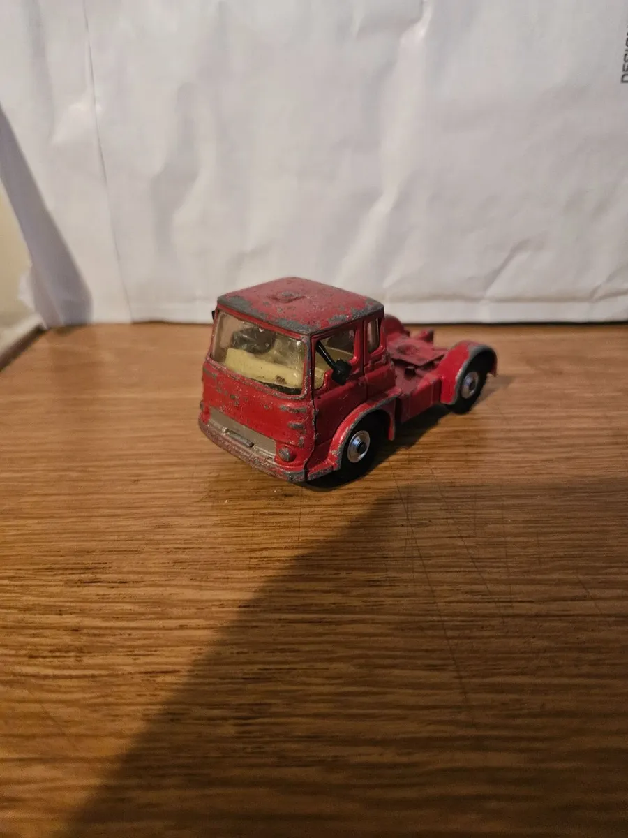 Corgi Chipperfields Circus Truck - Image 2