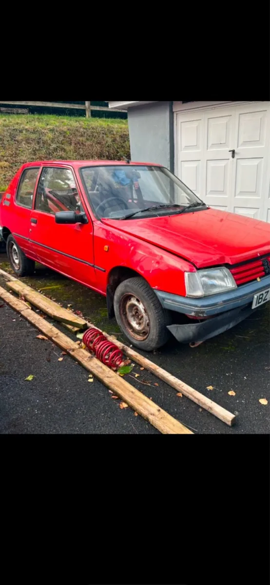 Peugeot 205 - Image 2
