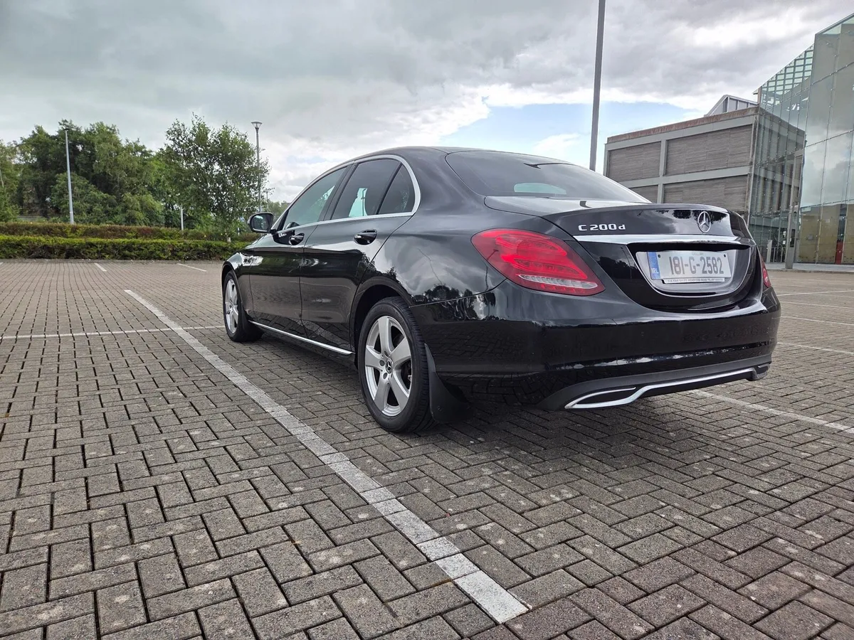 Sports Mercedes Benz c200d jet black 2018 - Image 3