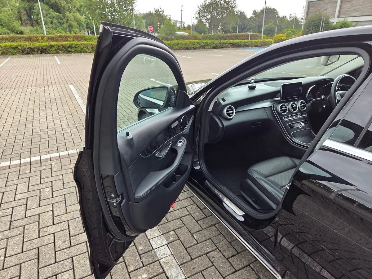 Sports Mercedes Benz c200d jet black 2018 - Image 4