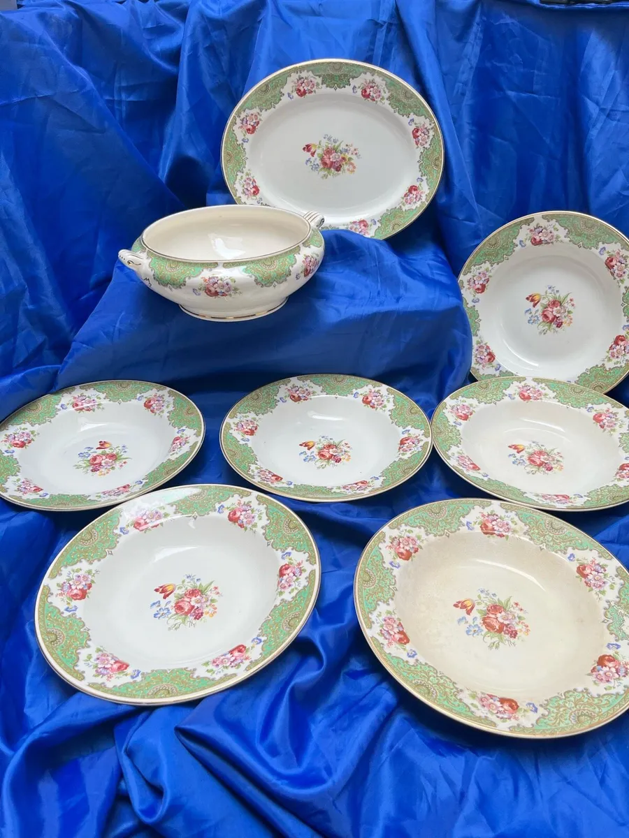 Arklow dinner service - Image 1