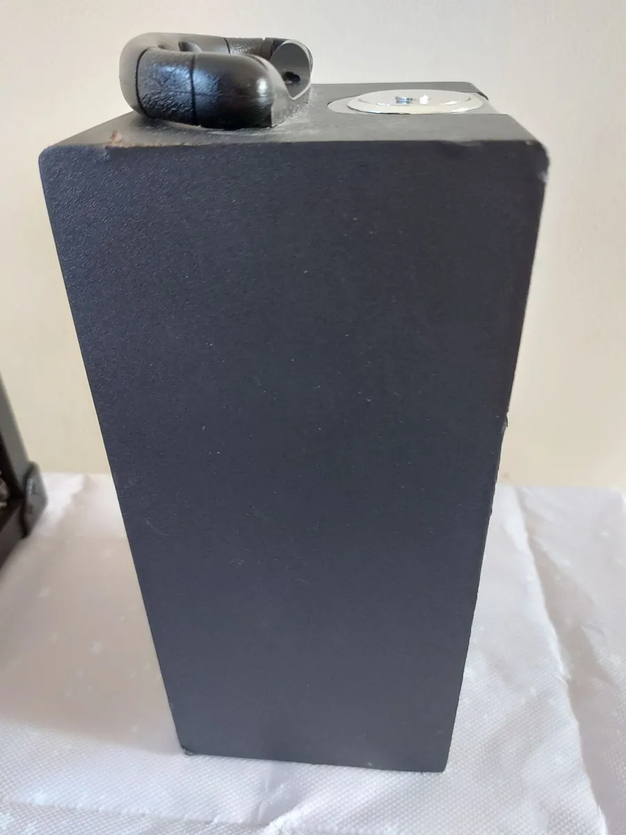 EGW Bluetooth Sound Cube Speaker with Carry Handle - Image 2