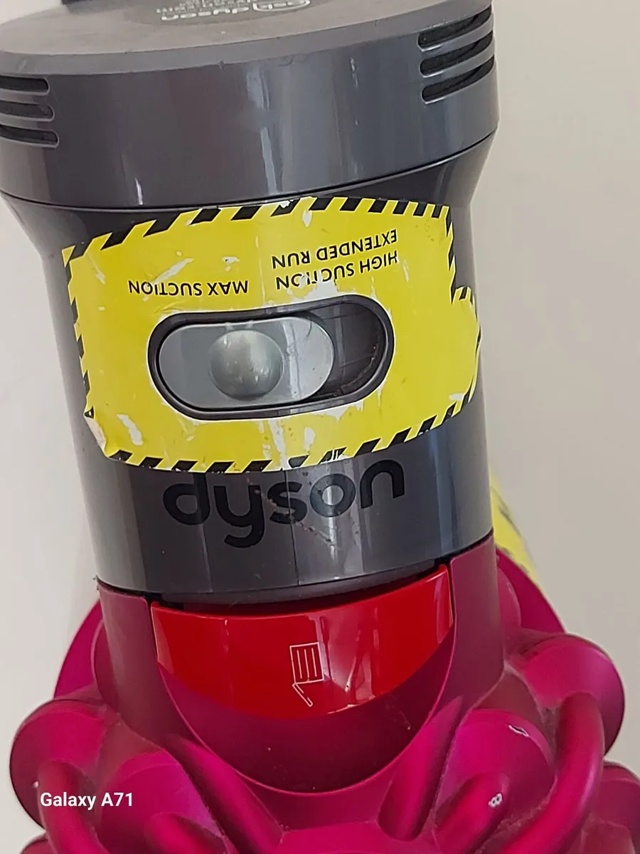 Dyson V7 Motorhead in excellent condition - Image 2