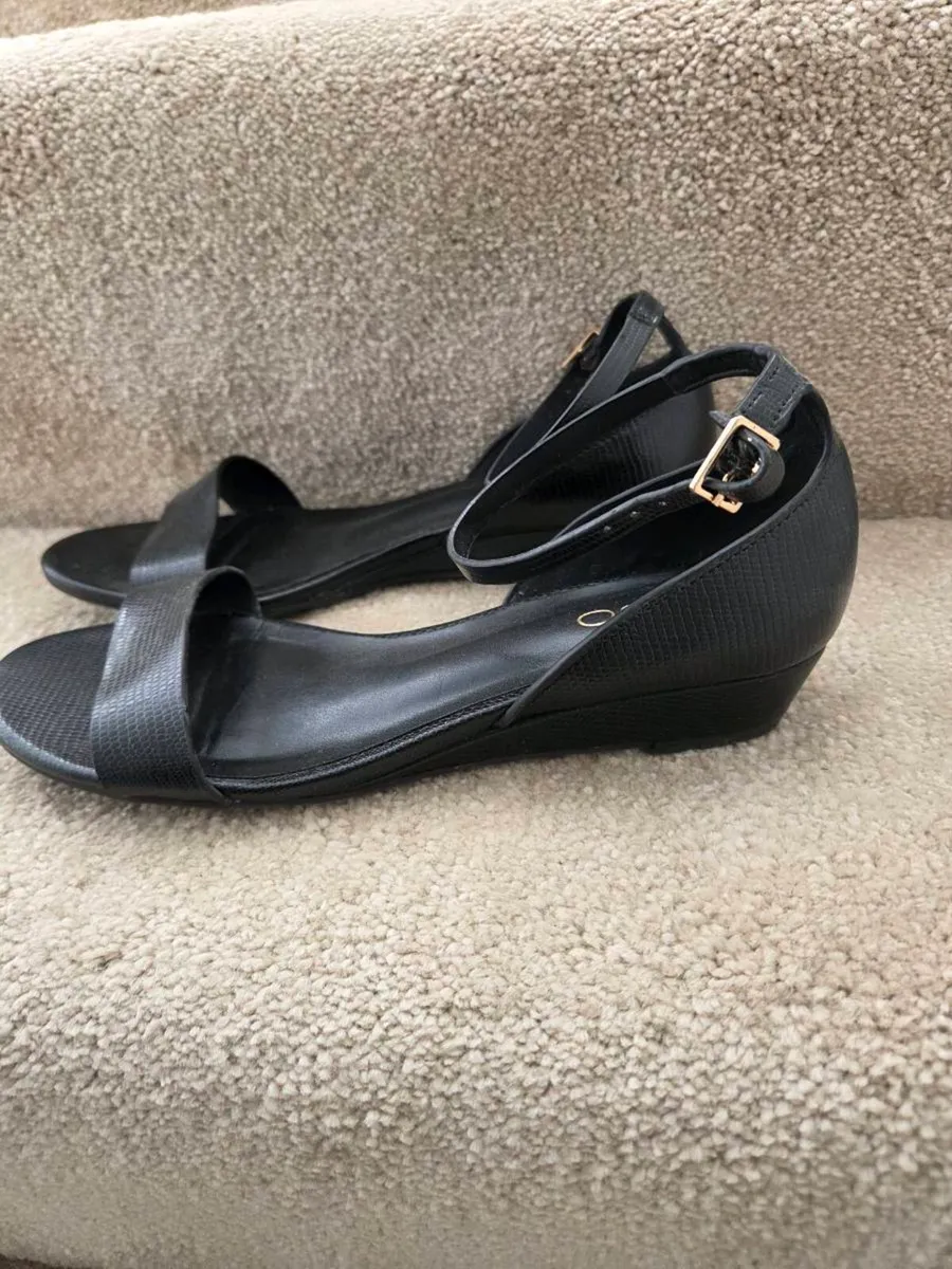 Sandals - Image 3