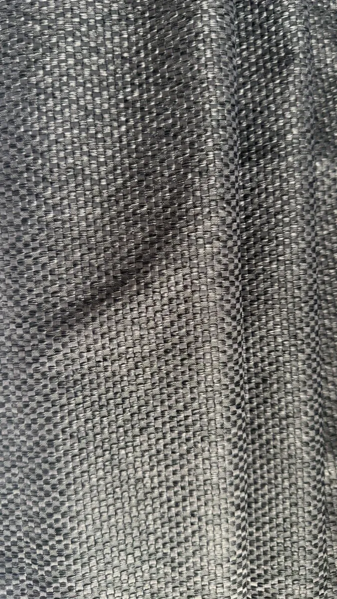 Curtains & 2 matching cushion covers - Image 2