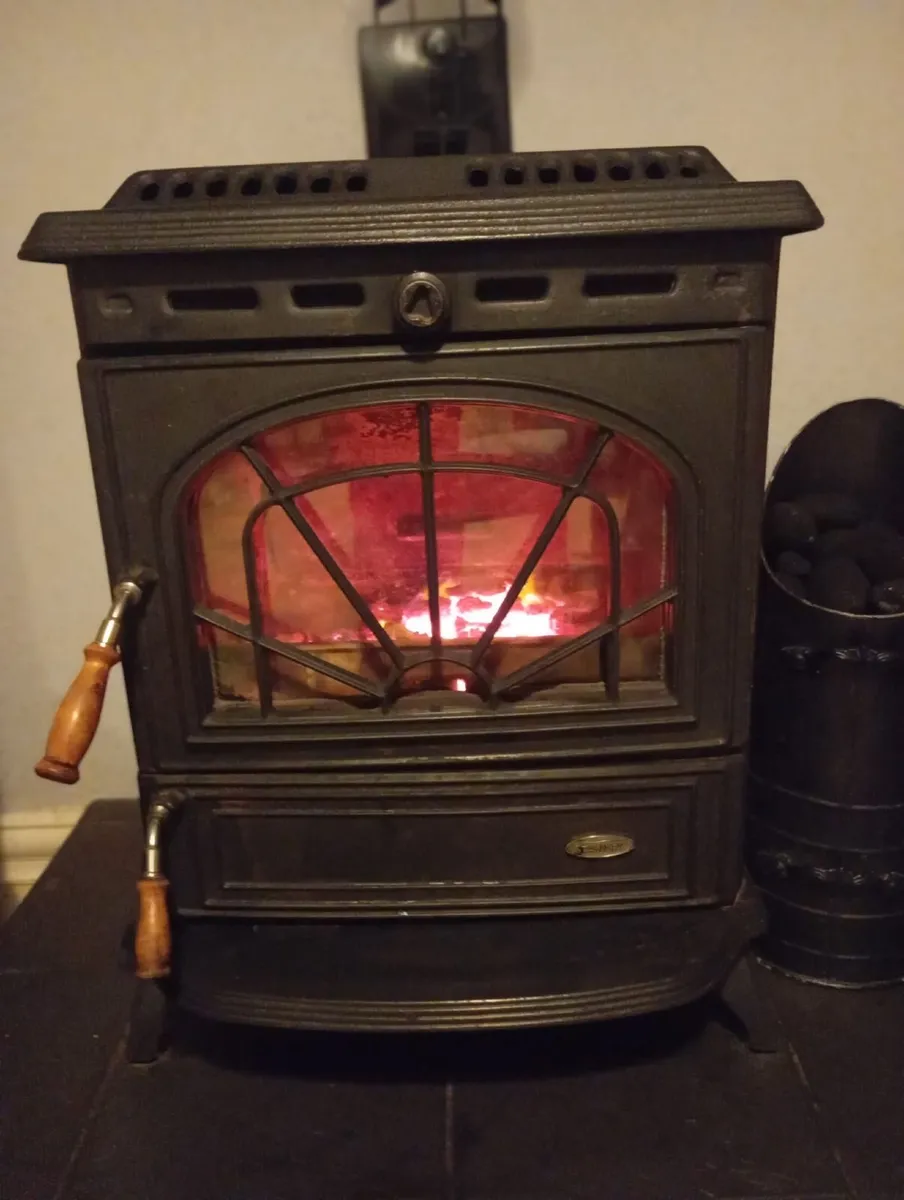Stove with back boiler - Image 2