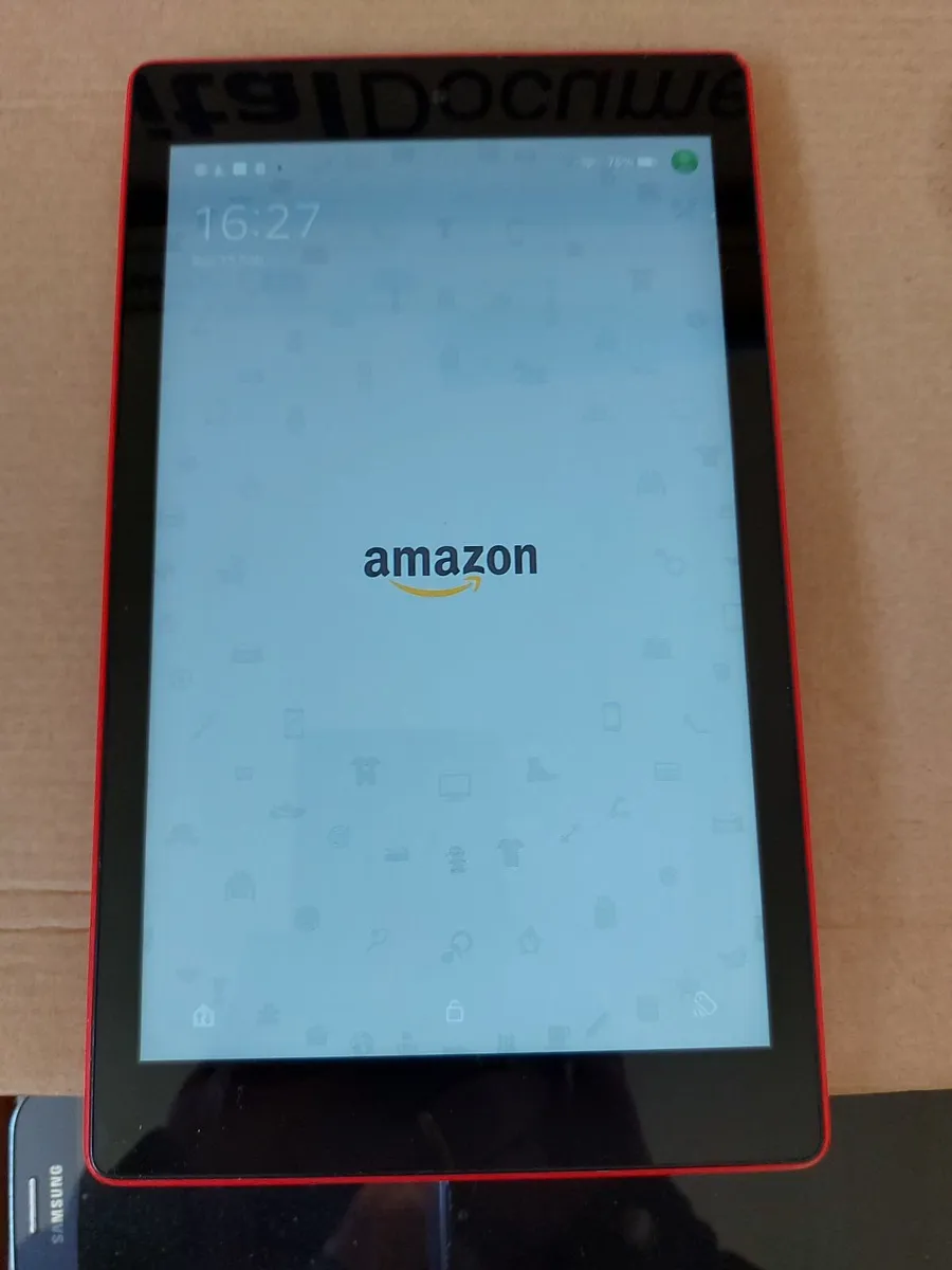 Amazon Fire Tablet HD 8 (8th Gen) 16GB, Red - Image 2