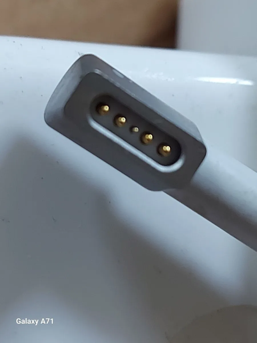 Apple Magsafe Charger Power Adapter - Image 2