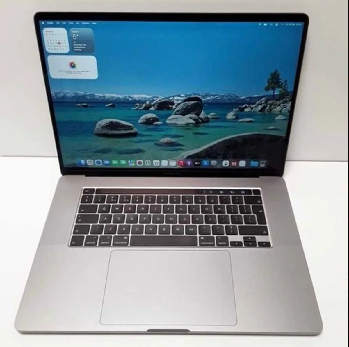 Laptop - Image 1